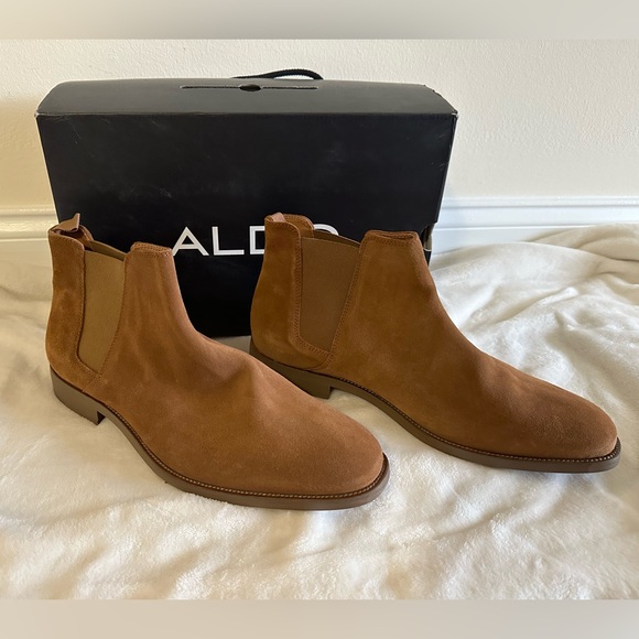 Aldo Brown Suede Chukka Boots
Vianello-R-26 - Picture 1 of 4